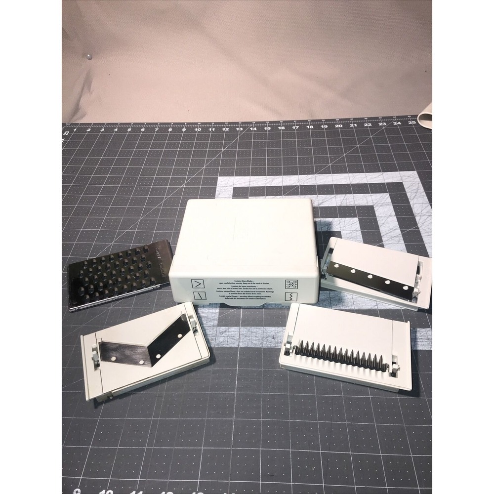 Pampered Chef 1087 Ultimate Mandoline Slicer‎ Grater 4 Blades + Storage Box